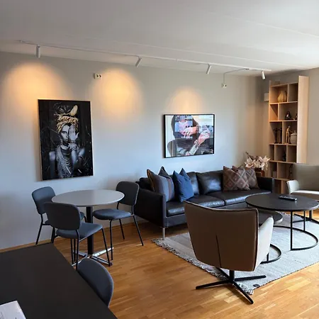 Sjofront Med Terrasse - Sentralt 아파트 *