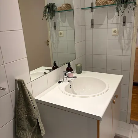 Sjofront Med Terrasse - Sentralt 아파트 *